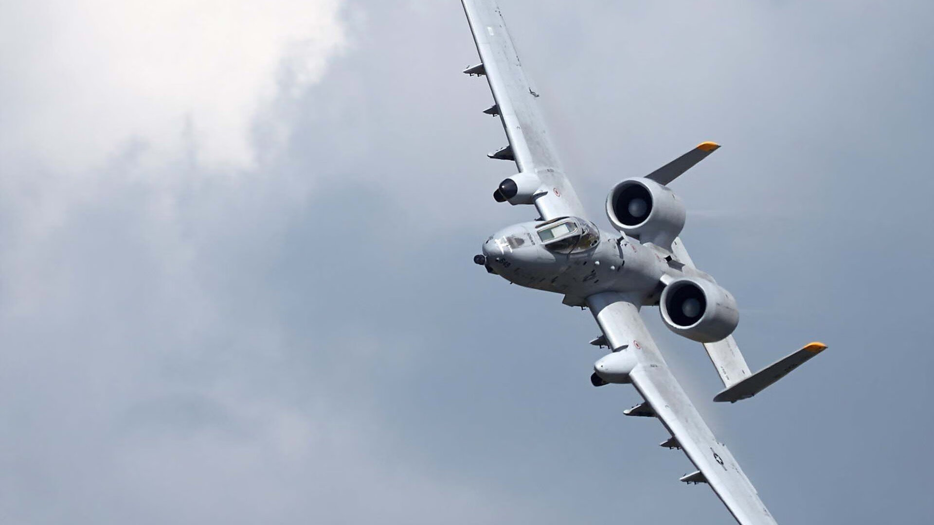 中国男篮海外拉练期间重点演练防守轮转与快攻配合,中国男篮打篮球